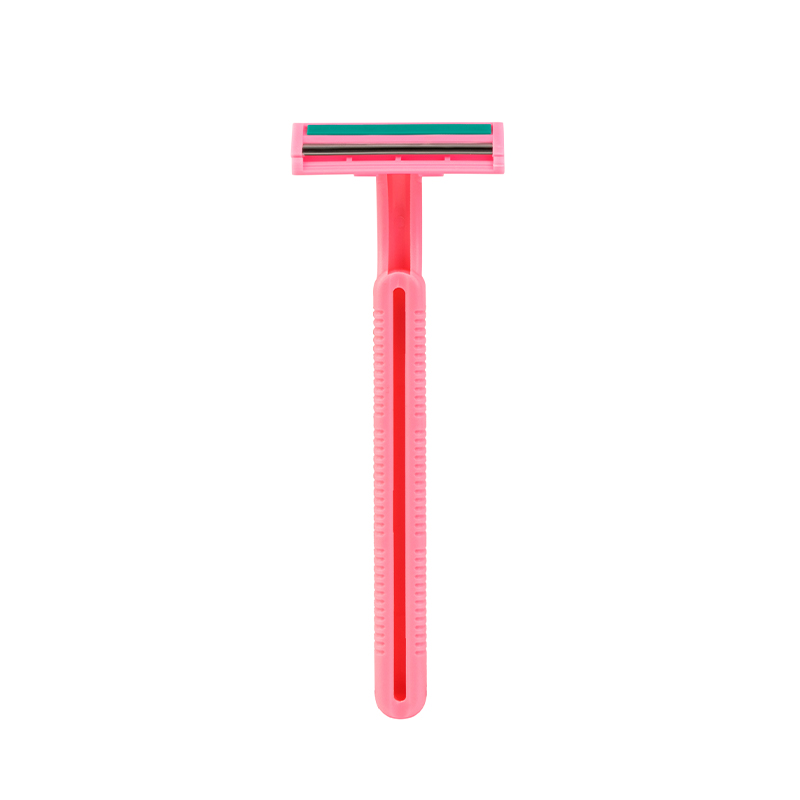 Uudelleenkäytettävä partaveitsi herkälle iholle