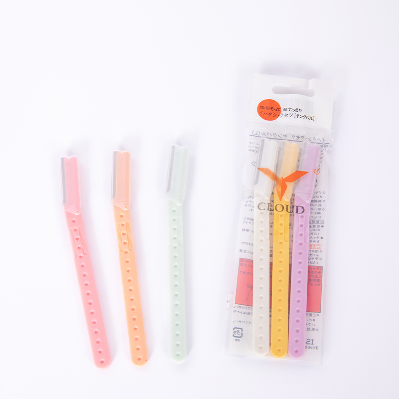 Kulmakarvojen trimmeri, jossa on tarkkuussuoja